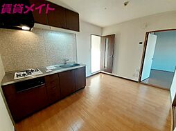 近鉄名古屋線 箕田駅 徒歩3分の賃貸アパート 1階3DKのリビング/ダイニング