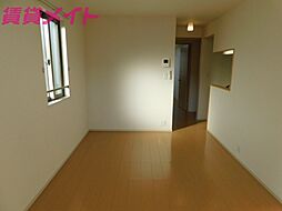 近鉄鈴鹿線 三日市駅 徒歩15分の賃貸アパート 2階1LDKのリビング/ダイニング