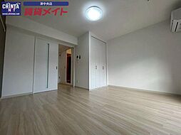 アーバンヒルズ津 1階1Kのリビング/ダイニング