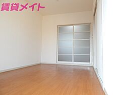 プラザ・レーベン 1階2DKのリビング/ダイニング