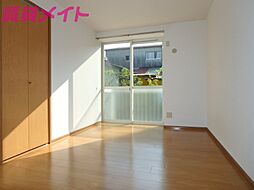 レイクサイドドミール 1階1LDKのリビング/ダイニング