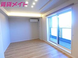 ルーエレジデンツ三日市 3階1Kのリビング/ダイニング