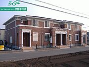 久居駅よりバス22分 徒歩2分 築19年5ヶ月 2階建の賃貸物件
