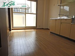 Ｓｕｒｐｌｕｓ　Ｔｗｏ　ＭＵＲＡＴＡ　Ａ 1階2DKのリビング/ダイニング