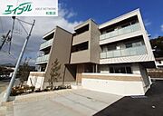 松阪駅より徒歩18分 3階 築3年9ヶ月の賃貸物件