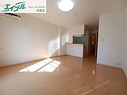 エル・ダンジュ 1階ワンルームのリビング/ダイニング