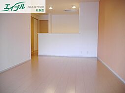 エスポワ　ドゥ　サントゥール 1階1LDKのリビング/ダイニング