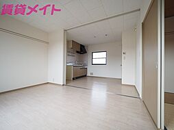 JR紀勢本線 阿漕駅 徒歩12分の賃貸アパート 2階2DKのリビング/ダイニング