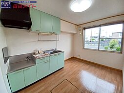 近鉄山田線 伊勢中川駅 徒歩5分の賃貸テラスハウス 1階1DKのリビング/ダイニング