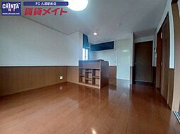 近鉄名古屋線 津駅 バス20分 三交バス米津下車 6.4kmの賃貸アパート 2階2LDKのリビング/ダイニング