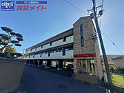 久居駅より徒歩17分 築24年8ヶ月 3階建の賃貸物件