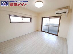 近鉄名古屋線 久居駅 徒歩4分の賃貸マンション 5階1Kのリビング/ダイニング