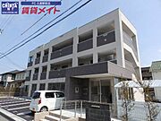 伊勢中川駅より徒歩8分 築10年 3階建の賃貸物件