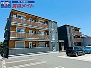 久居駅より徒歩2分 築1年11ヶ月 3階建の賃貸物件