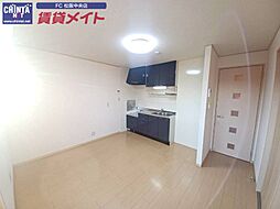 JR紀勢本線 六軒駅 徒歩35分の賃貸アパート 2階2DKのリビング/ダイニング