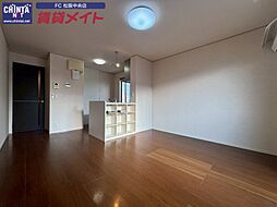 JR紀勢本線 徳和駅 徒歩14分の賃貸アパート 2階1LDKのリビング/ダイニング