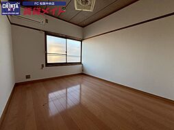 JR紀勢本線 徳和駅 徒歩14分の賃貸アパート 2階1Kのリビング/ダイニング