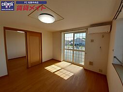 JR紀勢本線 徳和駅 徒歩17分の賃貸アパート 2階2LDKのリビング/ダイニング