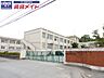 周辺：松阪市立山室山小学校 289m