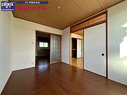 近鉄山田線 宮町駅 徒歩10分の賃貸アパート 3階2DKのリビング/ダイニング