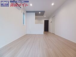 ウルバーノIII 1階1LDKのリビング/ダイニング