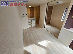 Ｋ ＴＯＷＮ津新町 1階1LDKのリビング/ダイニング