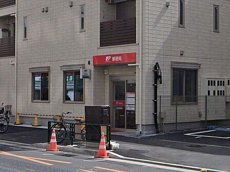 新大橋通沿いの分かりやすい場所にあります。