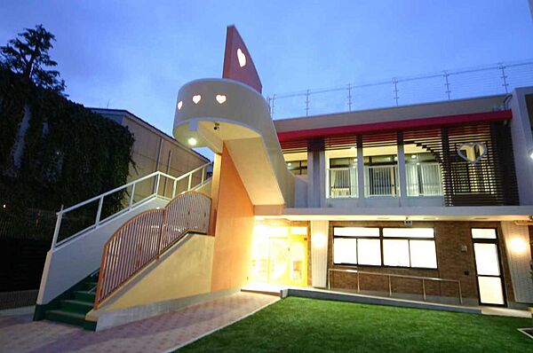 亀戸浅間保育園では、子どもたちの個性や、伸びゆく力が発揮できるよう願いを込め、一人一人の心の育ちを受けとめながら、結果よりも過程を大切にした保育を行っております。