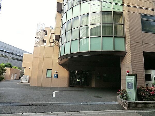 主に交通外傷や高齢者の急病等の2次救急医療を担っており、患者様の受け入れを24時間体制で行っております。