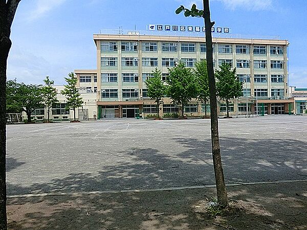 「楽しい学校の実現」を目標に学校経営に取り組んでまいります。