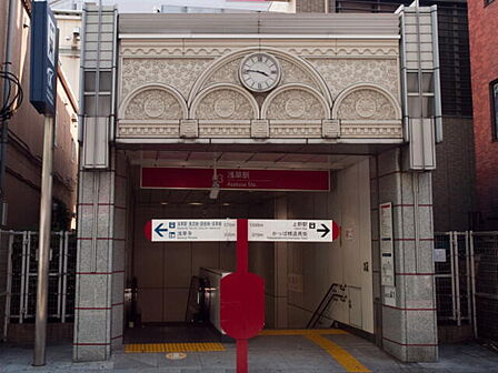 駅周辺は明るく、雰囲気が良いです。