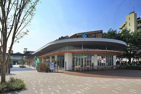 モリタウンまで1800m 徒歩23分。JR青梅線「昭島」駅前に位置する大型商業施設です。ファッション・雑貨・グルメなどの店舗が入っています。
