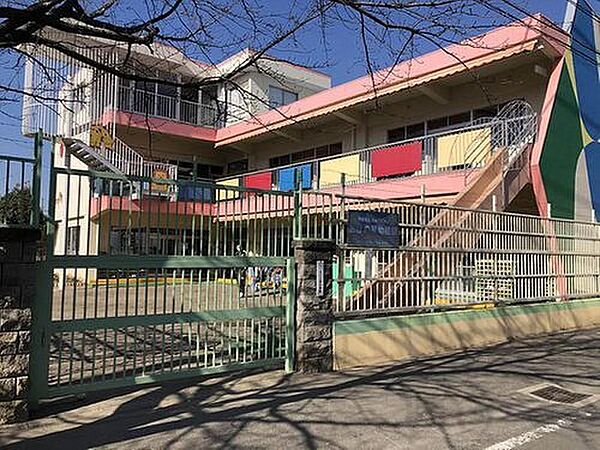 認定こども園あけの星幼稚園まで約1000m 徒歩12分。カトリック・クラレチアン宣教会によって、1954年に設立された歴史ある幼稚園です。受入年齢:2才児～5才児。開園時間:7:30～18:30。