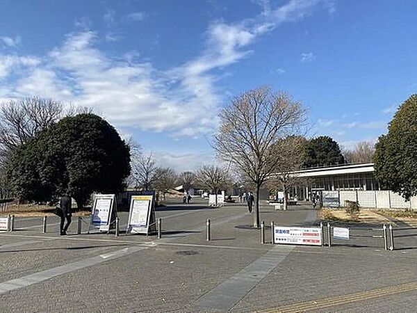 国営昭和記念公園まで約2000m 徒歩25分。東京都立川市・昭和市にまたがる国営公園です。要入園料(キャッシュレス決済可能)。年間パスポート有。開園時間:9:30～17:00(季節により変更有)。