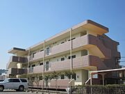 和多田駅より徒歩6分 築28年11ヶ月 3階建の賃貸物件