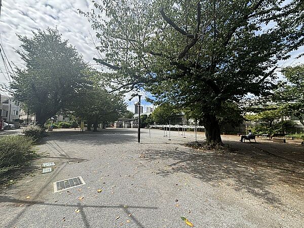 隣接の上池袋さくら公園