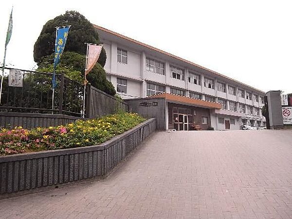 篠崎中学校 　 180m
