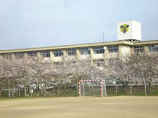 画像13:【中学校】福山市立神辺西中学校まで415ｍ
