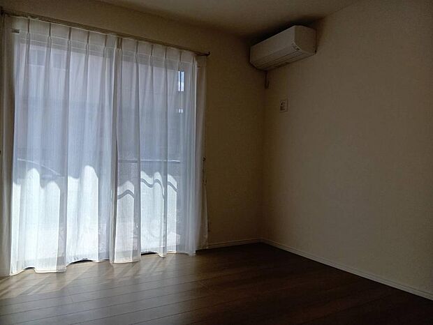 マスターベッドルーム