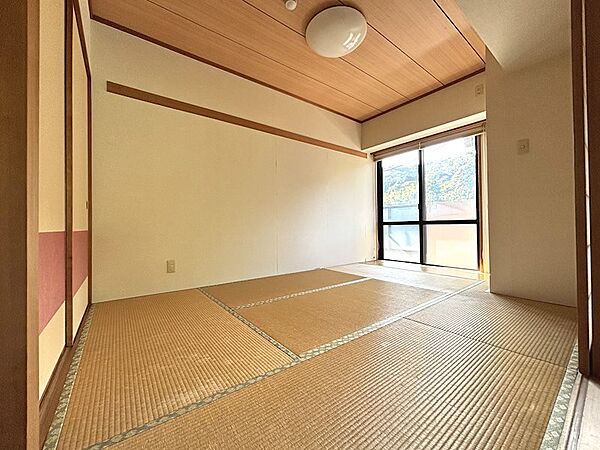 別角度からの和室です。
