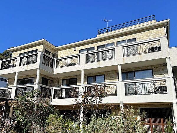 【重厚感のあるレジデンス】小嵐町に建つ平成28年築の邸宅をご紹介。