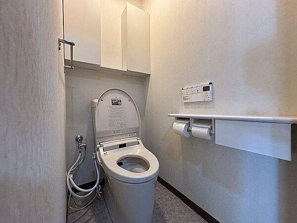 【トイレ】清潔に保たれたトイレスペース。