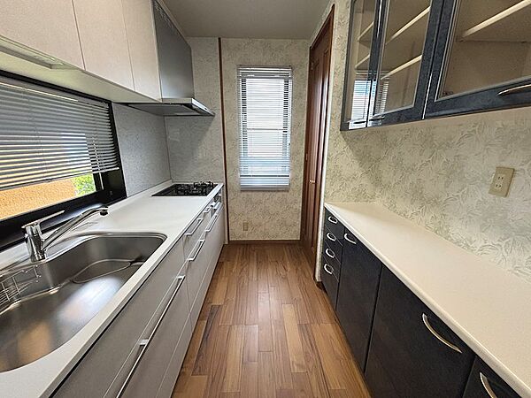 独立型のキッチンを採用しております。