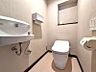 トイレ：手洗い場がついたトイレスペース。