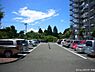駐車場：駐車場は無料で利用できます。