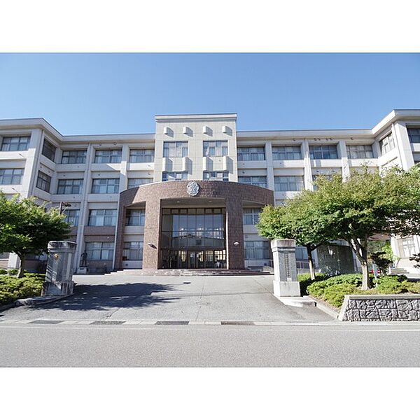 画像24:高校・高専「長野県岡谷工業高校まで1332ｍ」