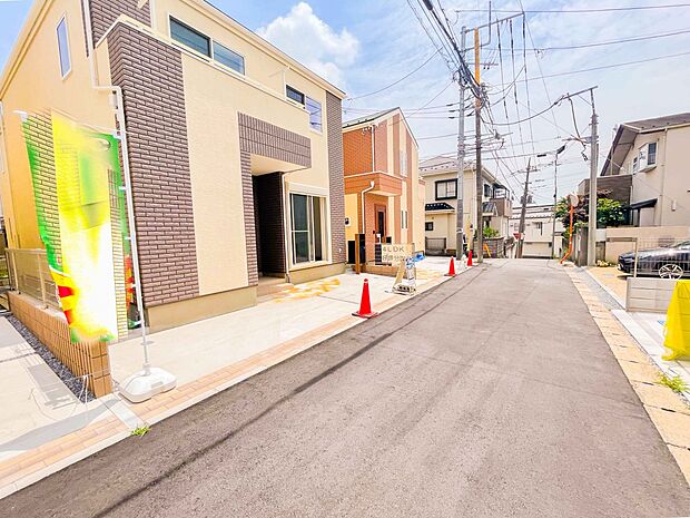 ここから始まる「日常」はご家族にとってかけがえのない時間となります。少しでも豊かに、快適に。そんな想いから本邸宅は生まれました。