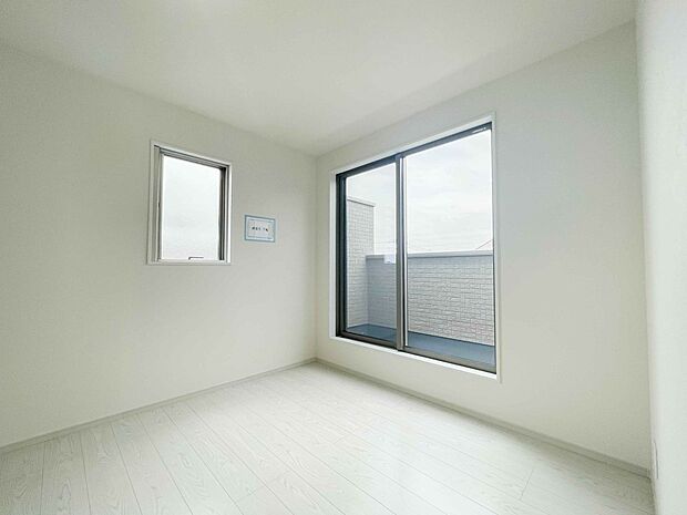 どのお部屋も明るい光が差し込みます。自分だけのお部屋作りを考えただけでワクワク。