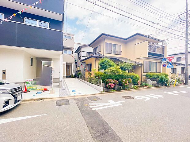 ここから始まる「日常」はご家族にとってかけがえのない時間となります。少しでも豊かに、快適に。そんな想いから本邸宅は生まれました。