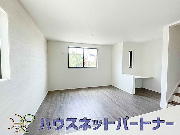 陽だまりのある光彩豊かなリビングは、何よりも快適で心休まる時間を過ごせます。